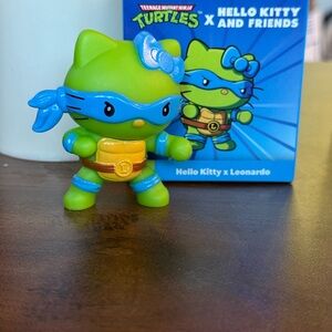 Hello Kitty x TMNT Figure